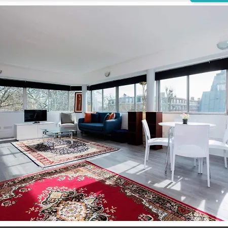 Regent'S Park Apartment